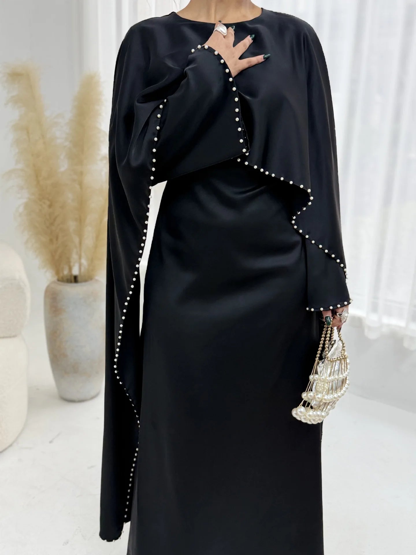 Nooré Beaded Cape Abaya